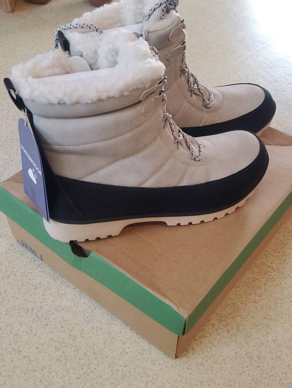 Women’s Winter Snow Boots - Cream and Black